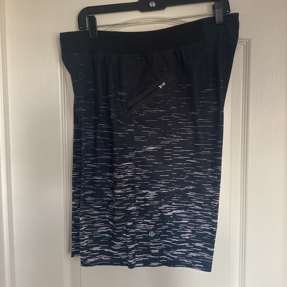 Lululemon Assert Short - Gondola Stripe Black White/Black - Picture 6 of 9